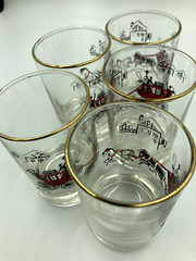 FIVE vintage screen~printed glasses – 3.5″ horse & carriage – clean & VGC+