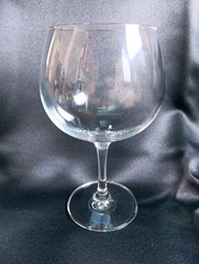 Schott Zwiesel Tritan Crystal Stemmed Cocktail Glass Balloon Shaped Germany EUC
