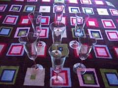  7 NOS VTG CLEAR GLASS PINK PEDESTAL CHAMPAGNE GLASSES 2-5/8″ DIA X 8-5/8″ H