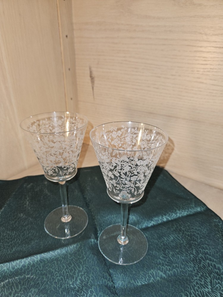 Seneca Glass Company – 2 Pieces – Rose Lace Water Goblet 7 1/4″ Tall