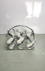 Silver Colored Metal Caddy Rack Holder – Set of 6 Black/White Drinking Glasses