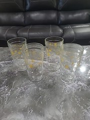 Mcm Starburst Glasses(4) Yellow/white And(4) Red/ White W/ Carrier 1950’s Jelly