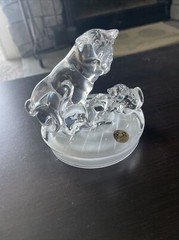 Vintage Royal Crystal Rock Cat With Kittens Figure