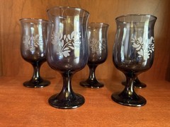 Lot of 10 Pfaltzgraff Yorktowne Etched Blue Footed & Regular Wine Water Glasses