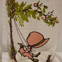 1967 Holly Hobbie Glasses «The Time to Be Happy Is Now» with Cat Vintage Gen X