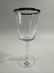 Beautiful Lenox Crystal Stemmed Wine Goblet – Solitaire – Platinum Rim – VGC