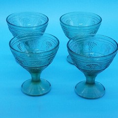 SET of 4 Arcoroc Minos Jade Footed Dessert Cups Green Glass with Grapes