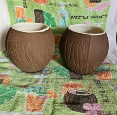 Trader Vic’s Coconut 🥥 2 Glass Set!! Coconut Cups Tropical Hawaiian~ FUN!
