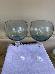 TWO Art Glass  Balloon Goblets Wine Glasses Amethyst Green 7 1/2″