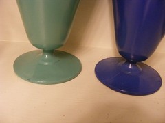 2 Anchor Hocking Footed Goblet Sundae, Iced Tea Glasses Blue & Green VTG