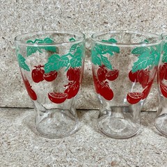 Vtg 1950’s Glass Tomato Juice Pitcher and Four Juice Glasses Swanky Swig Style