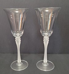 2 Mikasa AMBIANCE White Frosted Stem Crystal Wine glasses 8 3/8″
