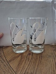 1960s Glass SWAN & CATTAIL WHITE Clear Glasses Tumblers – Set of 2 – 5.25″H MCM