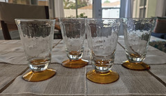 4 Vintage Clear Optic Panel Textured Glasses Amber Footed 5″ Retro HTF