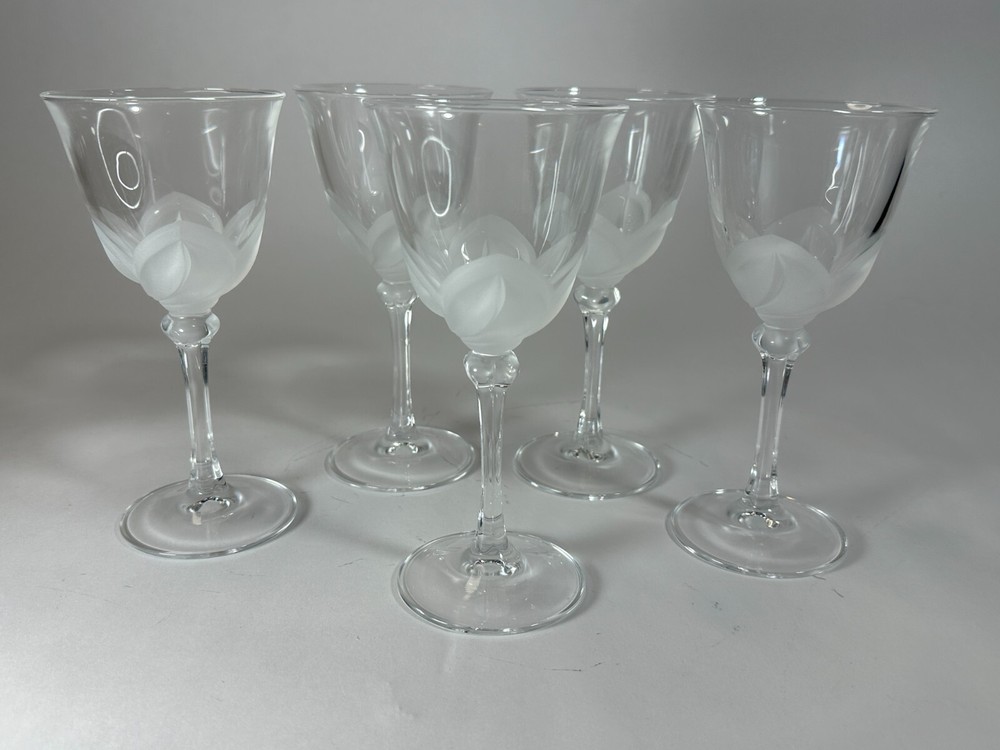 Set of 5 Cristal D’Arques Durand Florence Wine Glasses 6.75″ Frosted Petal Stem