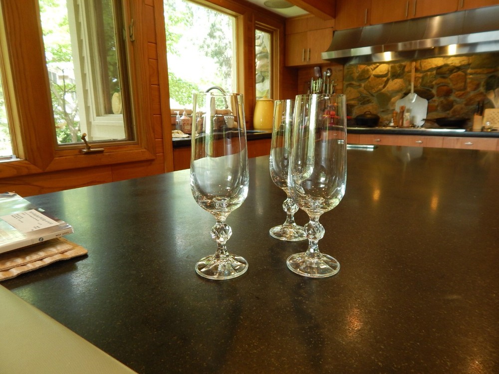 CLAUDIA IMPORT ASSOC SET OF 3 WINE / WATER GOBLETS NEAR PERFECT CONDITION