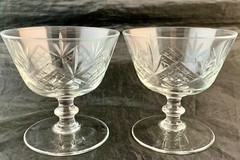 VINTAGE GLASS OR CRYSTAL DESSERT SHERBET PAIR STRAWBERRY/CRISS CROSS PATTERN