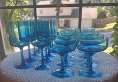 Beautiful 16-piece vintage Italian aqua/teal blue stemware set, Empoli