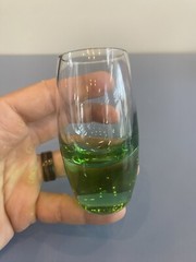 BEAUTIFUL VTG Emerald Green To Clear Shot Glass W/Tiny Controlled Bubbles 3.5″H