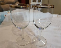 Beautiful Pair of Vintage Crystal Gold Rimmed Water Goblets/Wine Glasses in…