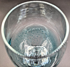 Urban Barn Cascadia Teal Bubble Balloon 2 EXTRA LARGE 650 mL Wine Glasses