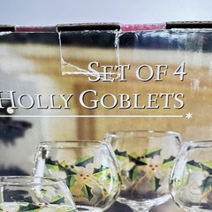 Set 4 Holly Christmas Goblets Linen & Things Holiday Gold Rim Boxes Wine 16 Oz