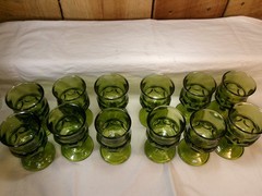 12 Vintage Indiana Glass Avocado Green Kings Crown Thumbprint 4 3/8″ Goblets
