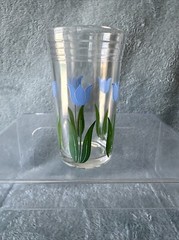 Swanky Swigs Vintage 1950’s Juice Glasses, Tulip Flower Design Red Blue Set of 3