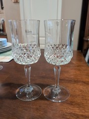Luminarc Cristal D’ Arques 2 wine glasses 8″ x 3″ Romantic Classic