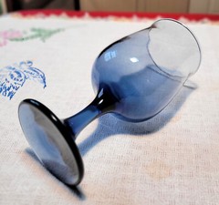 1 EUC Libbey #3511 *TULIP DUSKY BLUE* 10 oz 6 1/2″ Footed WATER GOBLET [RETIRED]