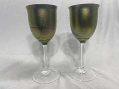 Steve Maslach SIGNED Wine 8″ Handcrafted Glass Goblets Iridescent Gold Art