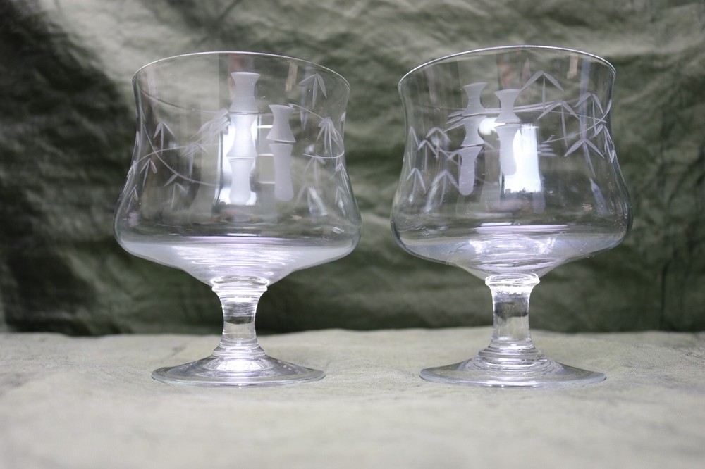 MCM Sasaki Etched Bamboo 2 Seafood Cocktail Glasses Smooth Stem 4 3/4 » No Liner