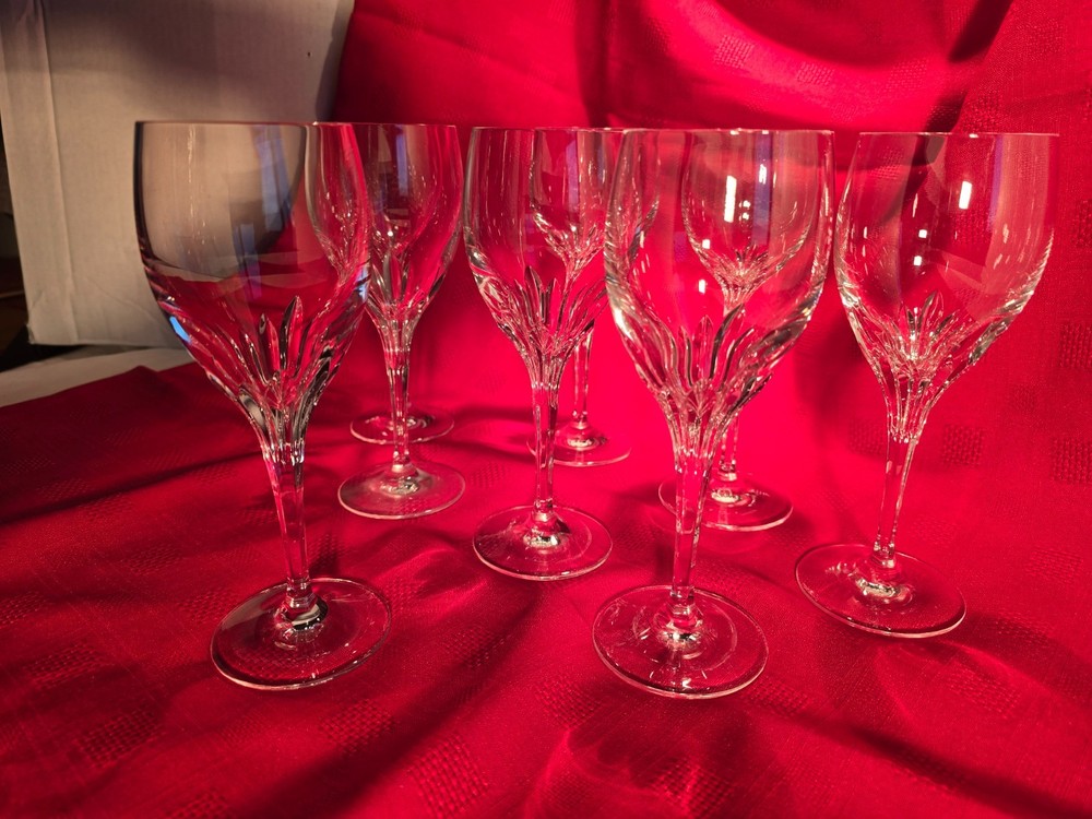 Vintage Molded Crystal Wine Glasses 7.5″ – Set of 8, Smooth Flame Tulip Stemware