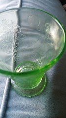 Belmont Tumbler Uranium Co Green Depression Bow Knot Footed Tumbler/Vase Glowing