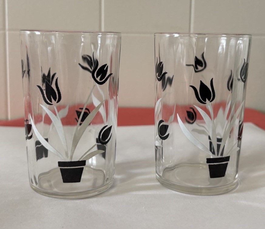 2 Black Tulips Clear Swanky Swigs Kraft Foods 3.5” Tall Glasses