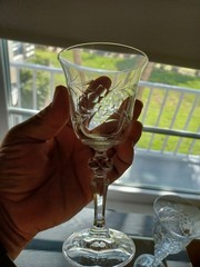 Set of (2) Wine Glasses 7.5″ Tall with Etched Leaves & Berries-Grape Vine design