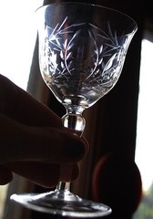 Vtg Set 7 HAND BEVEL CUT Wine Glasses CROSSED WREATH FLORAL/ Bulb Stem 4.75″