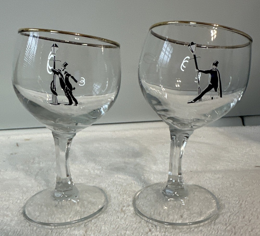 SINGING IN THE RAIN Bent Stem Cordial Glass Vintage Gold Leaf Rim Barware m464
