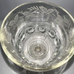 One Vintage Bartlett Collins ETCHED GRAPE LEAF THUMBPRINT Goblet Glass 16 Oz G1