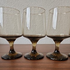4 Tawny Accentby LIBBEY GLASS COMPANY Footed Wine Smoke 6″