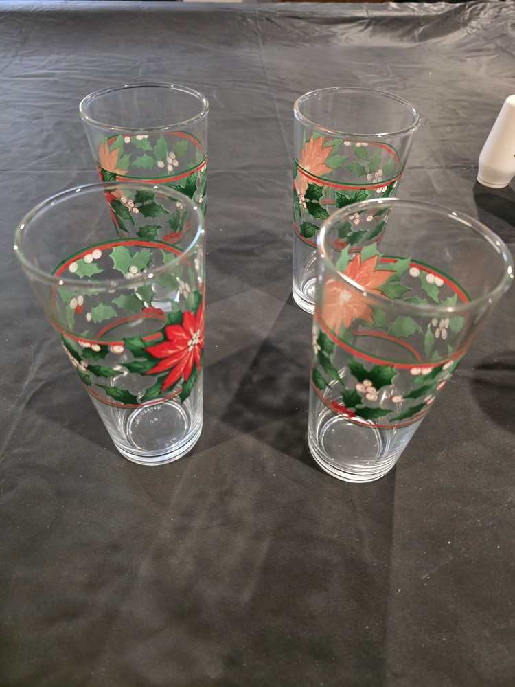 Poinsettia Holly and Berries 14 oz. Christmas Drinking Glasses Set of 8 EXC