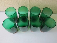 Set 8 Forest Green Swirl Ribbed GOLD feet 5.75″ tall Glasses Tumblers Vintage