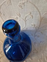 COLONIAL WILLIAMSBURG GREENHOW SHOP BOTTLE BLUE GLASS