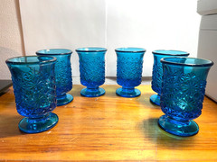 6 – Blue Daisy & Button Glass Tumblers 3 3/4″ Tall (L. E. Smith?)
