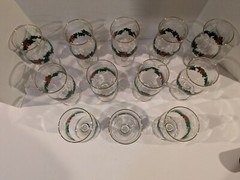 12 Libbey Christmas Holly Berry 6.5″ Gold Rimmed Water Pedastool Wine Glasses
