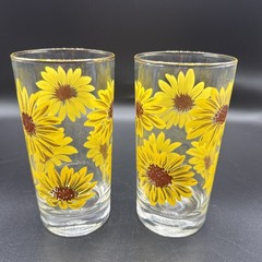 2 Vtg Glasses Tumblers with Yellow Daisies 5 1/2″