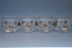 Set of 4 Vintage Gold Floral / Clover Motif Small Tumblers 2.5″ Mid Century