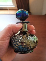 Nice Purple Dugan Carnival Glass Vintage Pattern Perfume Bottle w Stopper