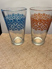 Vintage MCM Glassware set of 2, fun colorful Blue And Orange Geometric Pattern.