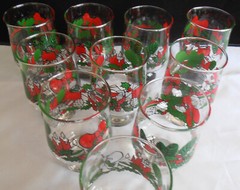 Set of 5 Christmas Holiday Footed 10 oz Libbey Glass Tumblers Holly Design